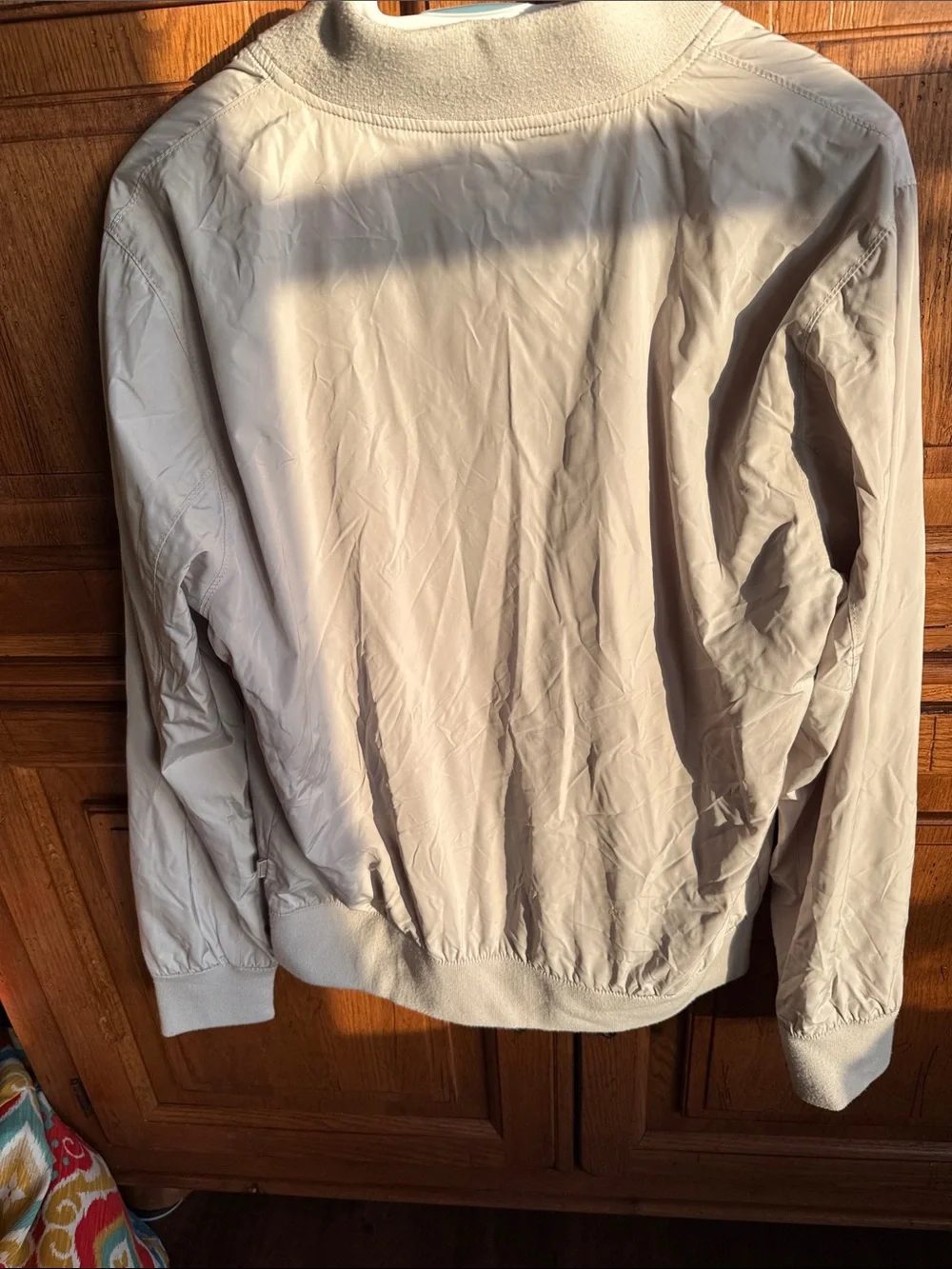 Hollister men’s Light Beige Bomber Jacket - Size M